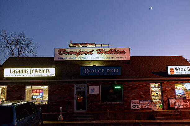 Pic15-outside-gallery-large.jpg
